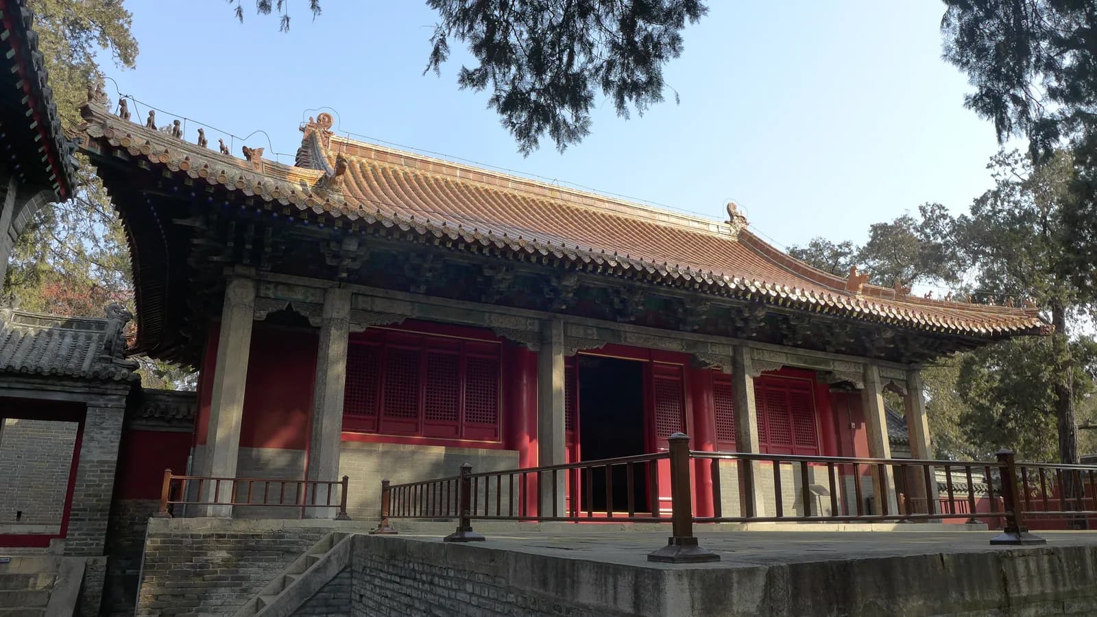 尼山孔庙大成殿的正面建筑